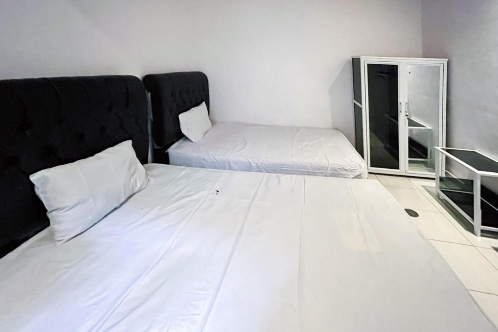 Kostel 99 Pangkal Pinang Redpartner Hotell Eksteriør bilde